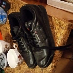 Women's Reebok Tennis Shoes like new great condition size 6.5